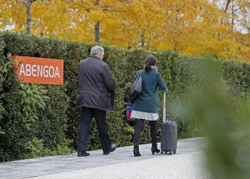 Abengoa agrupará acciones para convertir 100 antiguas por cada una nueva Abengoa agrupará acciones para convertir 100 antiguas por cada una nueva