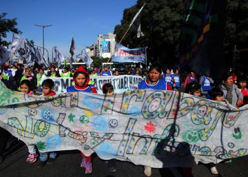 Desemprego sobe na Argentina a seis meses de eleições cruciais para Macri Desemprego sobe na Argentina a seis meses de eleições cruciais para Macri