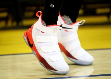 Nike recorta el 2% de la plantilla global, lo que afecta a cerca de 1.400 empleos Nike recorta el 2% de la plantilla global, lo que afecta a cerca de 1.400 empleos