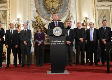 Argentina coloca deuda a 100 años por primera vez en su historia Argentina coloca deuda a 100 años por primera vez en su historia