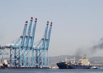 Los estibadores portuarios suspenden los paros de este viernes y el lunes Los estibadores portuarios suspenden los paros de este viernes y el lunes