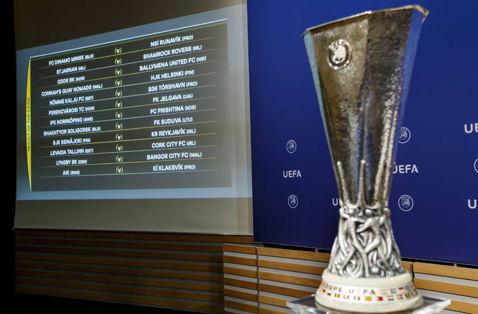 Vista de la copa de la Liga Europa de la UEFA.