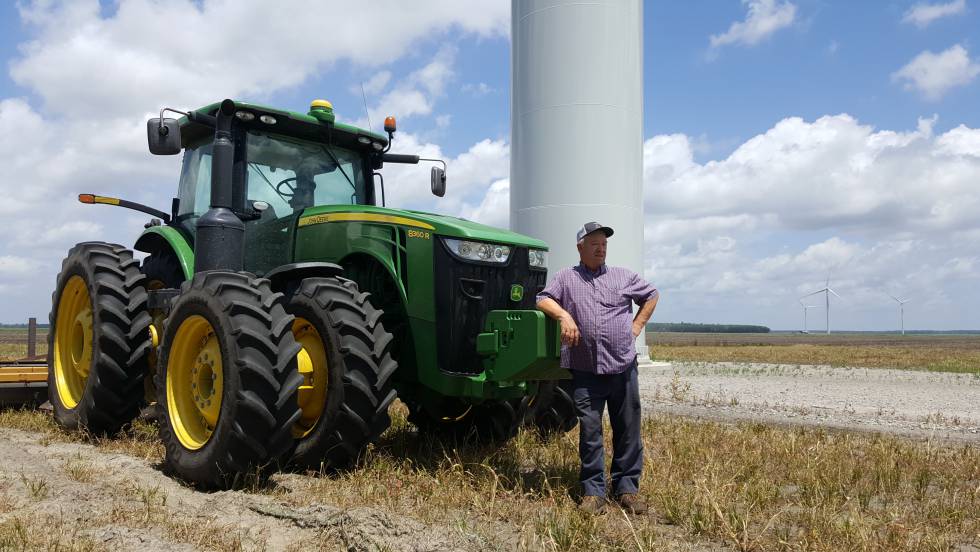 Uno de los propietarios de los terrenos agrícolas donde están los molinos