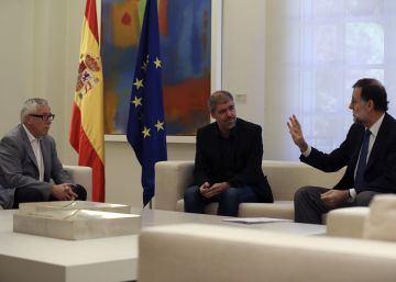 Rajoy pide un pacto salarial rápido en la reunión con el nuevo líder de CC OO