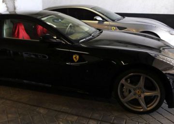 Hacienda vende por 443.842 euros los dos Ferrari donados por el rey Juan Carlos
