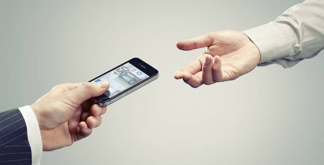 Bañador, crema solar… y cinco ‘apps’ para cuidar de tu dinero en vacaciones