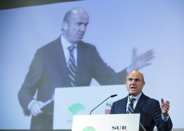 Guindos anuncia que abaratará el coste de pasar la hipoteca del tipo variable al fijo Guindos anuncia que abaratará el coste de pasar la hipoteca del tipo variable al fijo