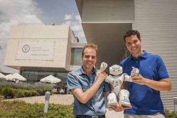 Creadores del robot Nao Therapist