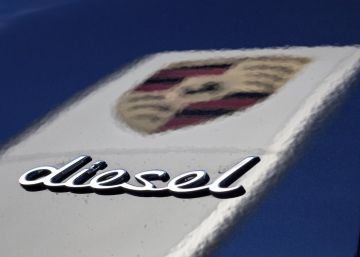 Alemania prohíbe la venta de un modelo de Porsche por falsear emisiones Alemania prohíbe la venta de un modelo de Porsche por falsear emisiones