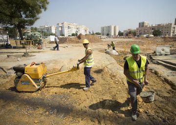 El PIB crece un 0,9% y recupera lo perdido con la crisis El PIB crece un 0,9% y recupera lo perdido con la crisis