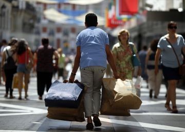 La confianza de los consumidores mejora en julio y marca su máximo histórico La confianza de los consumidores mejora en julio y marca su máximo histórico