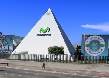 Telefónica activa una triple ofensiva legal para salvar su filial colombiana Telefónica activa una triple ofensiva legal para salvar su filial colombiana