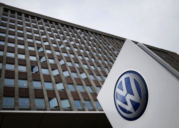 Volkswagen ofrece ayudas de hasta 10.000 euros para comprar coches no contaminantes Volkswagen ofrece ayudas de hasta 10.000 euros para comprar coches no contaminantes