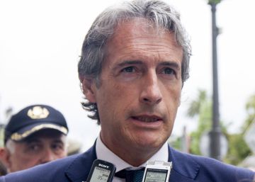 Fomento avisa de que los sueldos en Aena están atados a los de todo el empleo público Fomento avisa de que los sueldos en Aena están atados a los de todo el empleo público