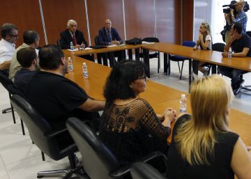 Los trabajadores de Eulen de El Prat inician la mediación con la amenaza de nuevos paros Los trabajadores de Eulen de El Prat inician la mediación con la amenaza de nuevos paros