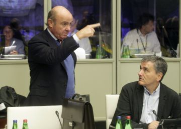 El Eurogrupo enfría el plan de Juncker para ampliar la eurozona con rapidez El Eurogrupo enfría el plan de Juncker para ampliar la eurozona con rapidez