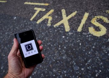 Uber en Reino Unido debe tratar como asalariados a sus conductores