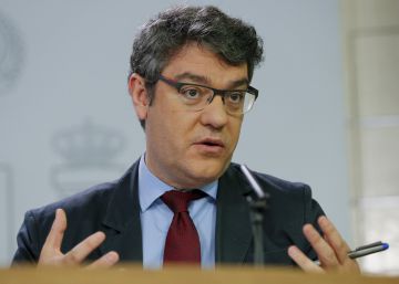 Nadal fijará las tarifas eléctricas pese a
la presión de la UE Nadal fijará las tarifas eléctricas pese a
la presión de la UE