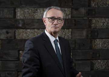 Antón Costas: “Hay márgenes empresariales elevados para subir salarios e invertir en tecnología” Antón Costas: “Hay márgenes empresariales elevados para subir salarios e invertir en tecnología”