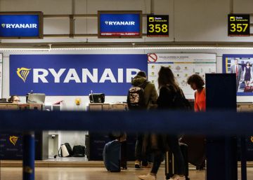 Fomento deberá fijar los servicios mínimos para la huelga de Ryanair