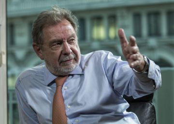 Juan Luis Cebrián: “Cal garantir l’autonomia de les redaccions i dels directors”