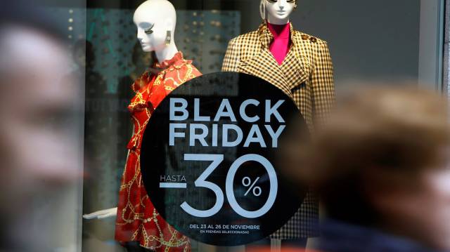 Un escaparate en el 'Black Friday'.