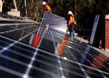 Trump impone un arancel especial sobre paneles solares y lavadoras