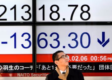 Las Bolsas asiáticas sufren el contagio del batacazo del Dow Jones y bajan