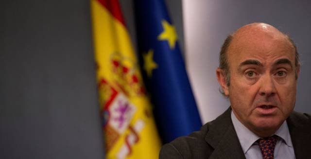 El ministro de Economía, Luis de Guindos, en una foto de archivo en el Palacio de la Moncloa.