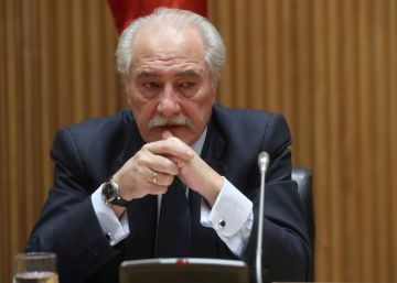 Fugas de depósitos y ataques del PP, así quebró la primera caja, según Hernández Moltó