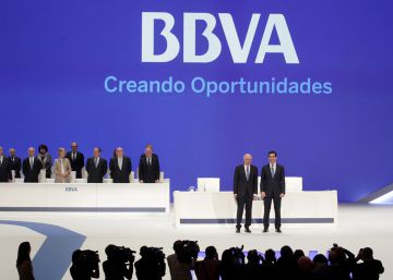 El BBVA gana 1.340 millones hasta marzo, un 12% más, tras reducir las dotaciones