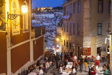 Restaurantes en el Barrio Alto de Lisboa.