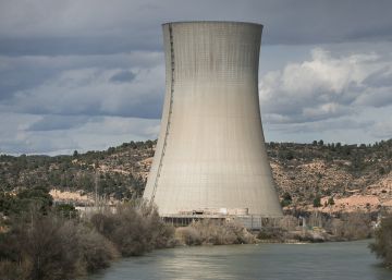 Los expertos plantean alargar la vida de las nucleares y el fin del carbón