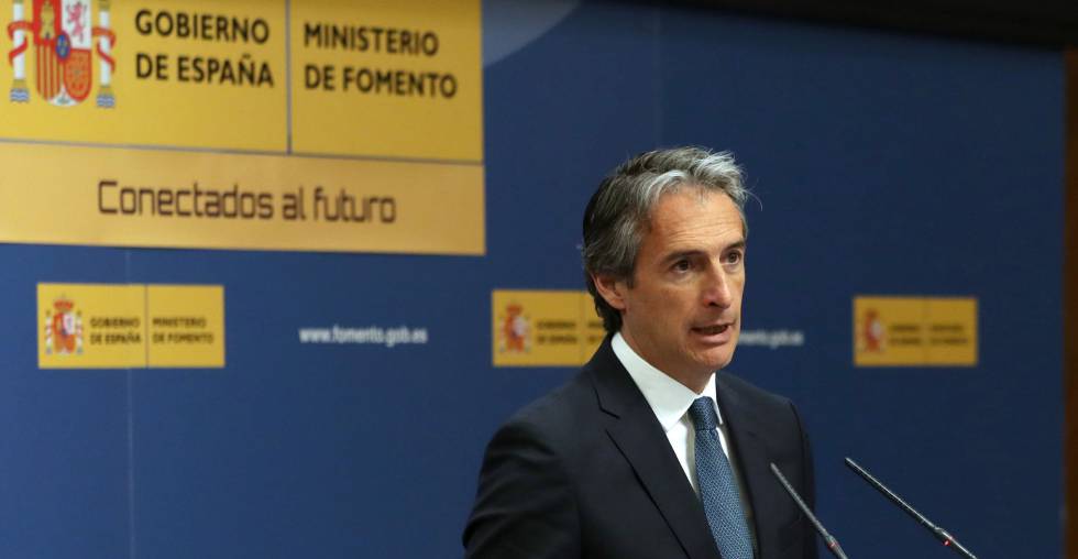 El ministro de Fomento, Íñigo de la Serna, en la presentación de los presupuestos del grupo de Fomento para el año 2018.