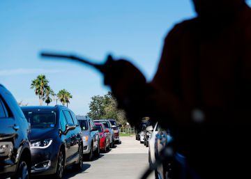 Trump inicia la batalla para rebajar los requisitos medioambientales a los coches