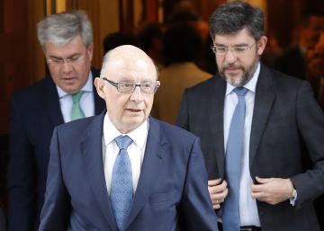 Montoro presenta los Presupuestos de 2018 con guiños electorales a jubilados y funcionarios