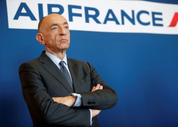 Órdago del jefe de Air France: si la plantilla no vota a favor de su oferta salarial, dimitirá