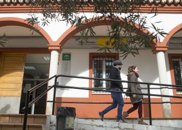 El paro bajó en abril en 86.683 personas y la afiliación subió en 176.373
