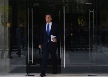 El consejo de El Corte Inglés debate la destitución del presidente Dimas Gimeno