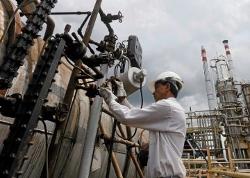 El transporte y la UE, entre los grandes perdedores del petróleo a 80 euros