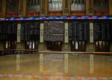 Les borses cauen amb força i les primes de risc es disparen per la crisi política a Itàlia i Espanya