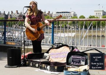 Los músicos callejeros de Londres podrán recibir donativos con tarjetas de crédito