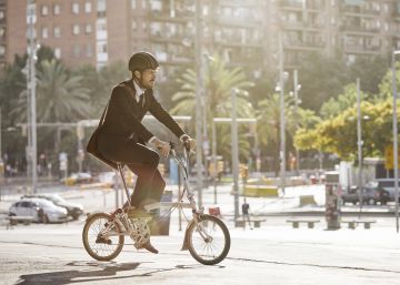 Deja el coche, coge el bus y vigila cuánta energía consumes