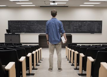 ¿Elegir antes profesión o carrera universitaria?