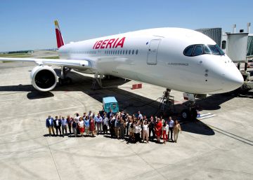 Iberia recibe a Plácido Domingo, el primer avión del modelo Airbus 350-900