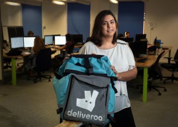 “Deliveroo da una oportunidad a los descolgados de la digitalización”