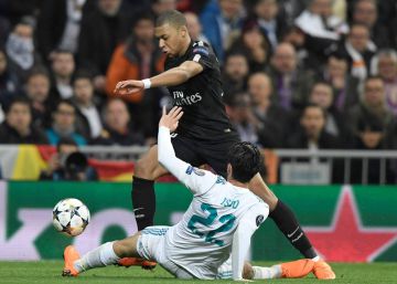 Vodafone denuncia a Movistar ante la CNMC por sus ofertas de fútbol