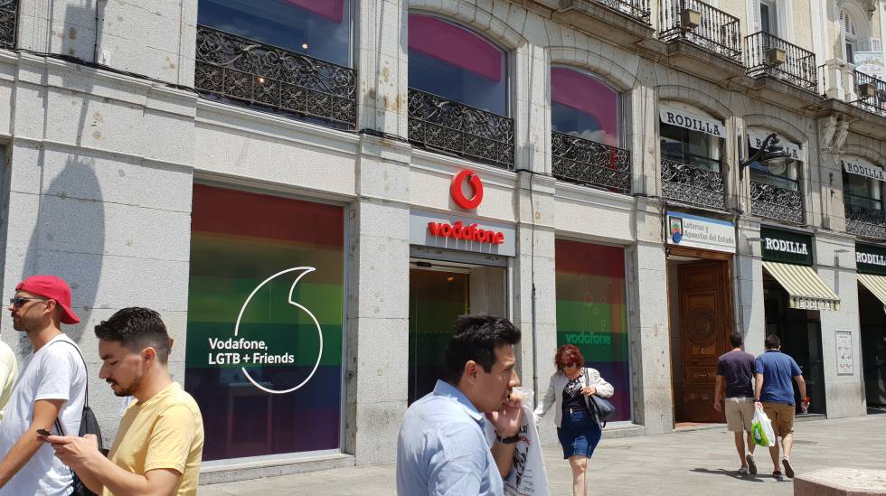 Vodafone responde a Telefónica: ofrece un año gratis de su paquete televisivo