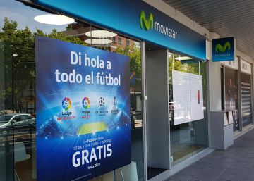La CNMC da la razón a Telefónica frente a Vodafone en la ‘guerra del fútbol’