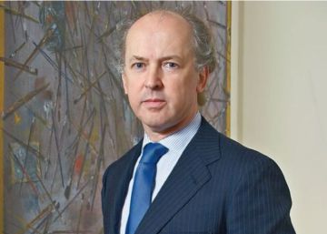 La CNMV amenaza a Abengoa con excluirla de Bolsa si desdobla sus acciones